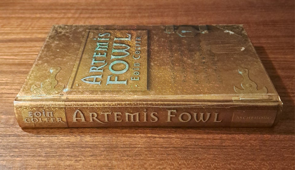 Artemis Fowl, Eoin Colfer, genre: