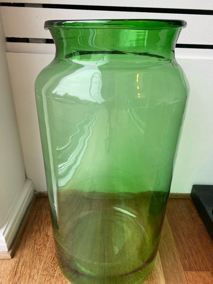 Stor grøn glas gulv vase