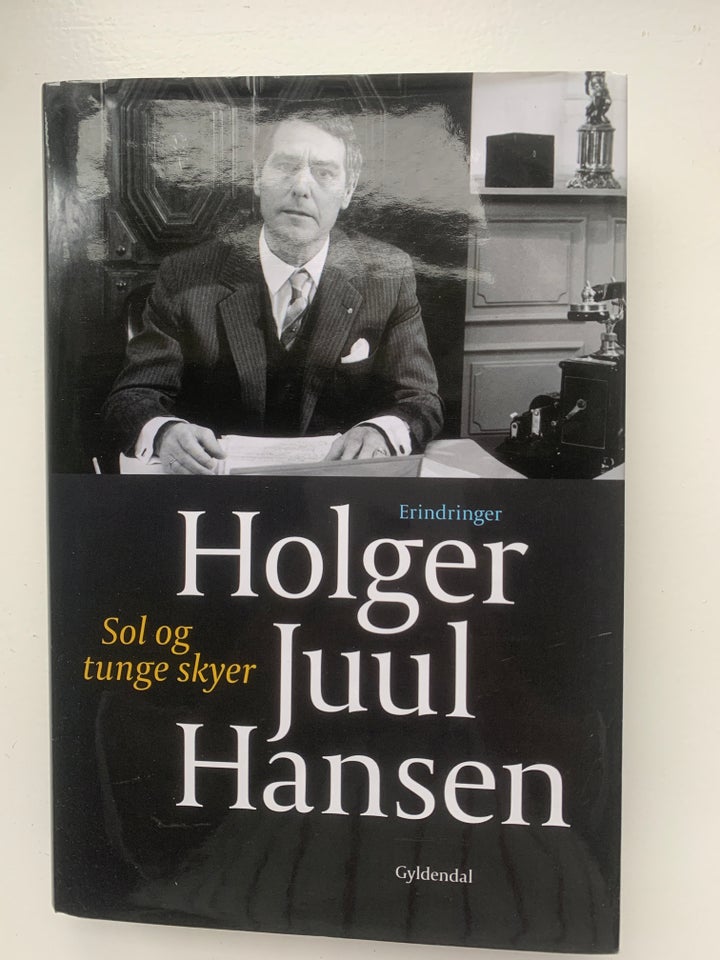 Sol og tunge skyer, Holger Juul