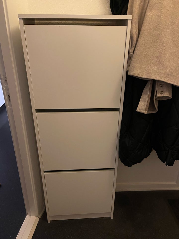 Skoskab fra IKEA, IKEA