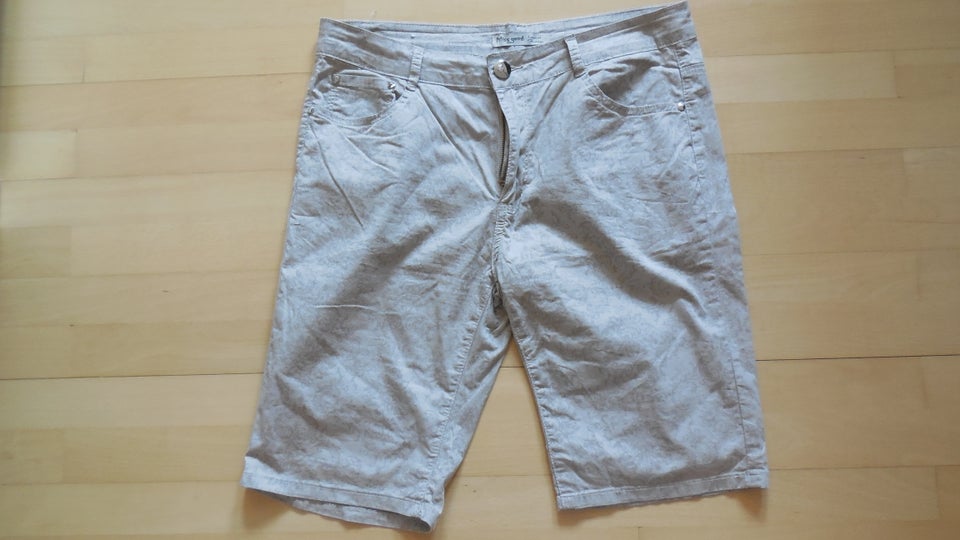 Shorts, Miss good, str. 48