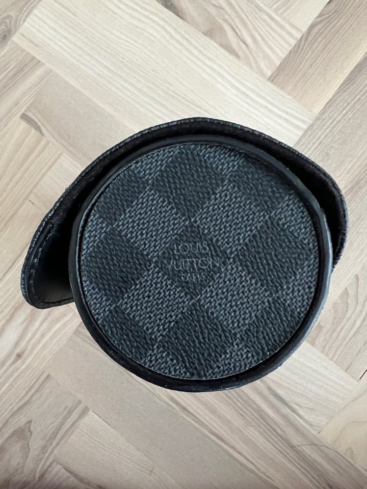 Andet Louis Vuitton  b: 8 l: 8 h: 20