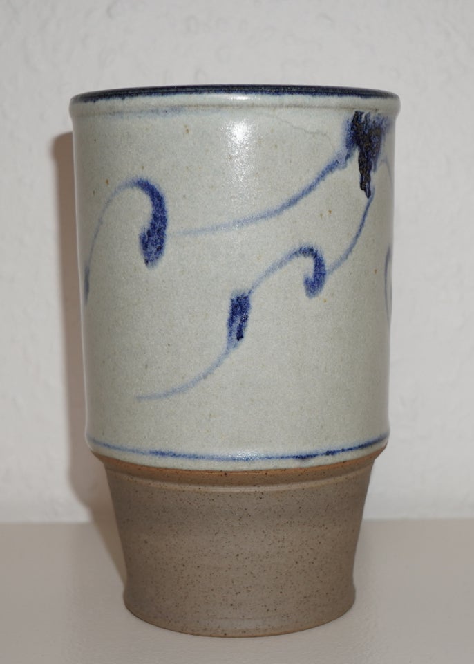 Stentøjs vase i cremegrå glasur med