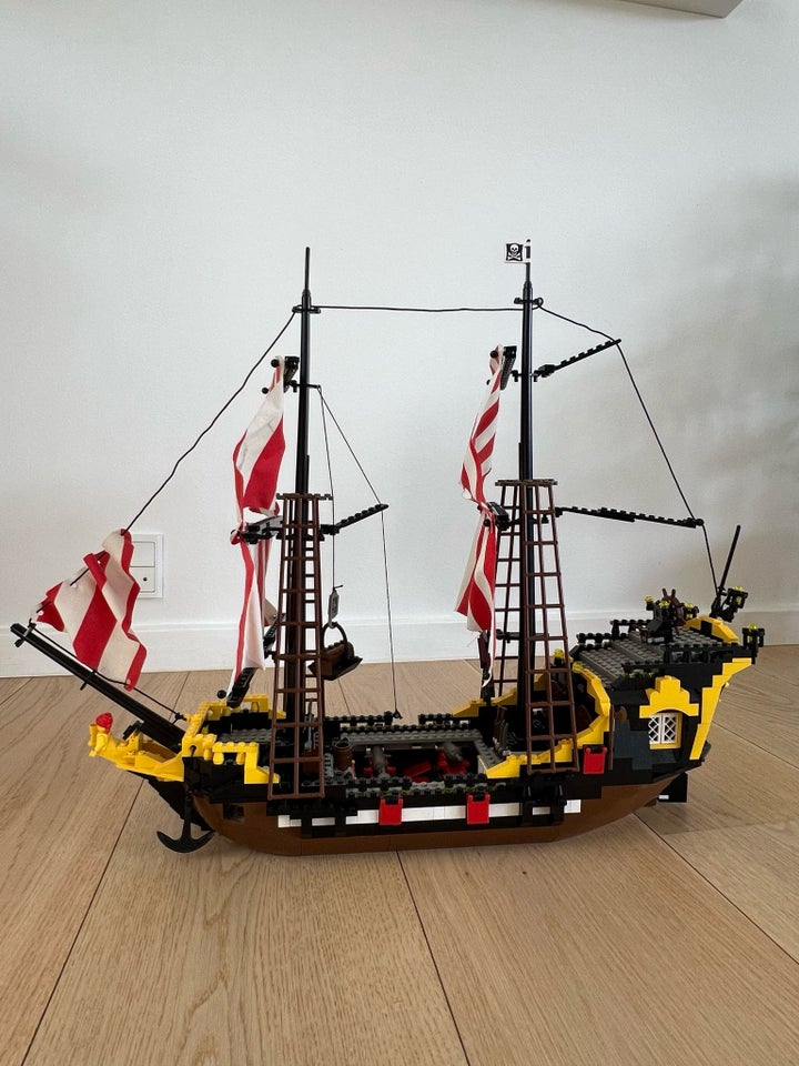 Lego Pirates Lego sæt 10040 Black