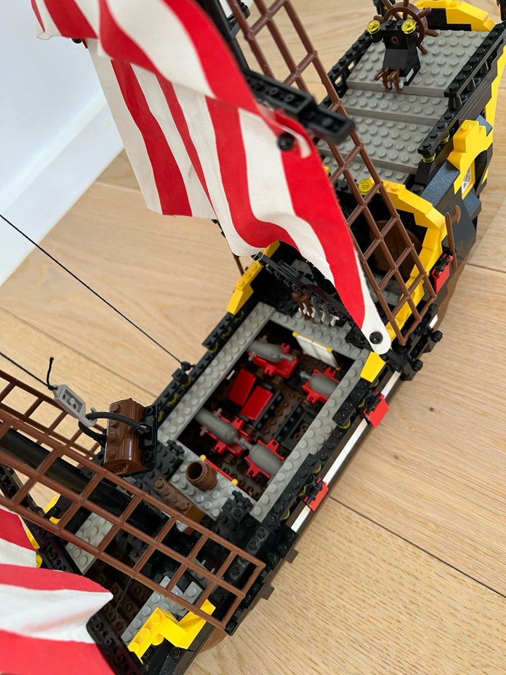 Lego Pirates Lego sæt 10040 Black