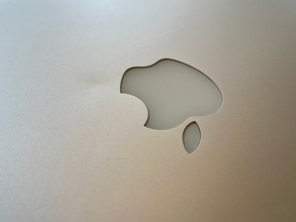 MacBook Air 13" (early 2015) 16