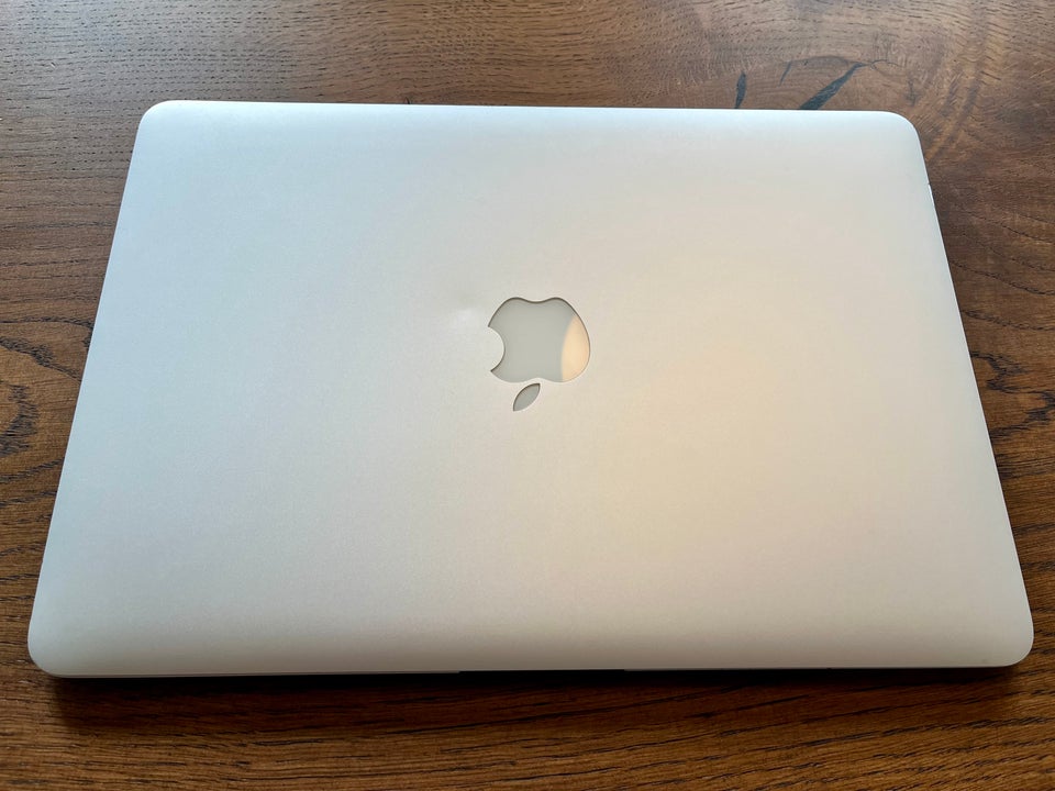 MacBook Air 13" (early 2015) 16