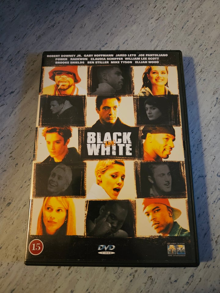 Black and white, DVD, komedie