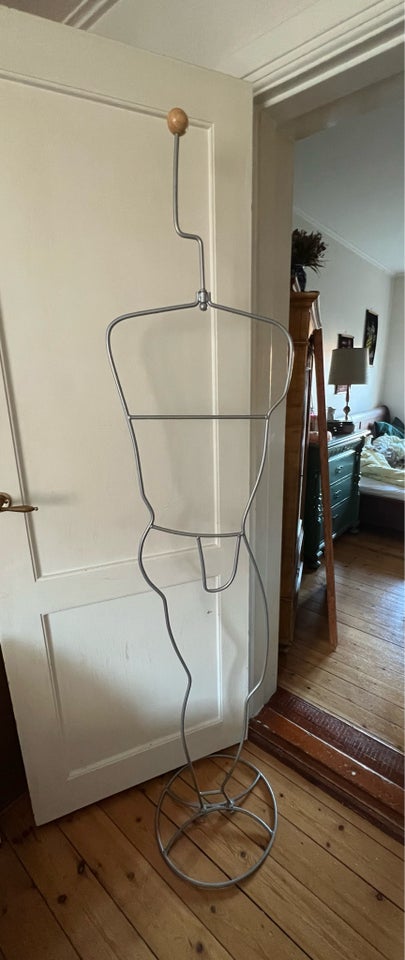 Iron coat hanger Vintage