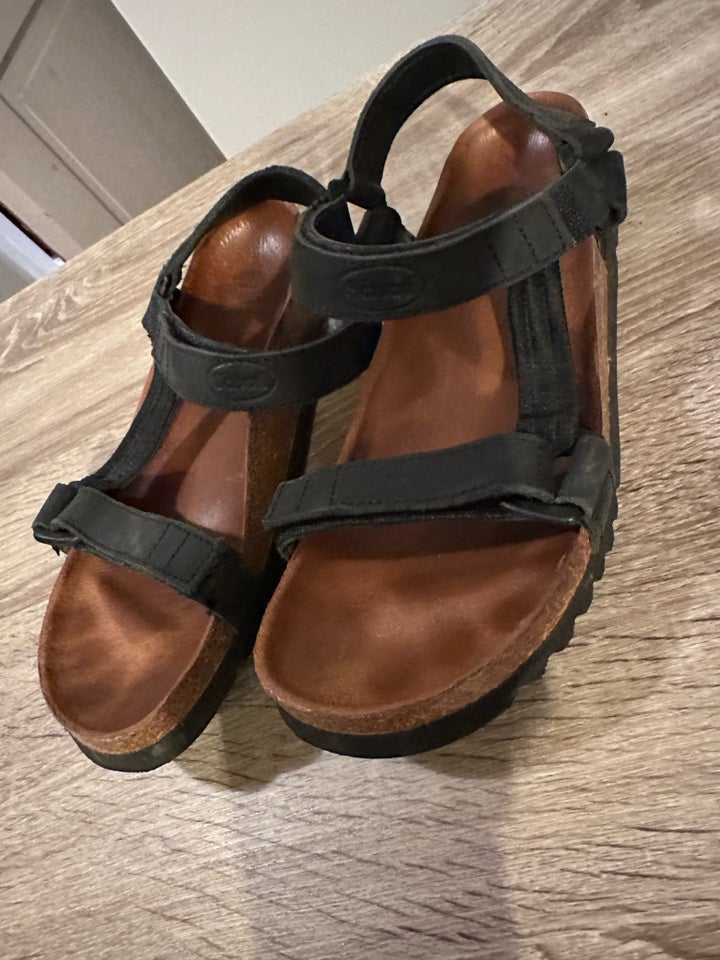 Sandaler, str. 39, Scholl bioprint