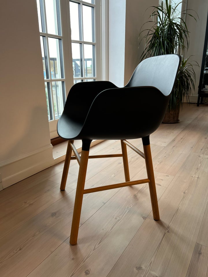 Normann Copenhagen stol Form