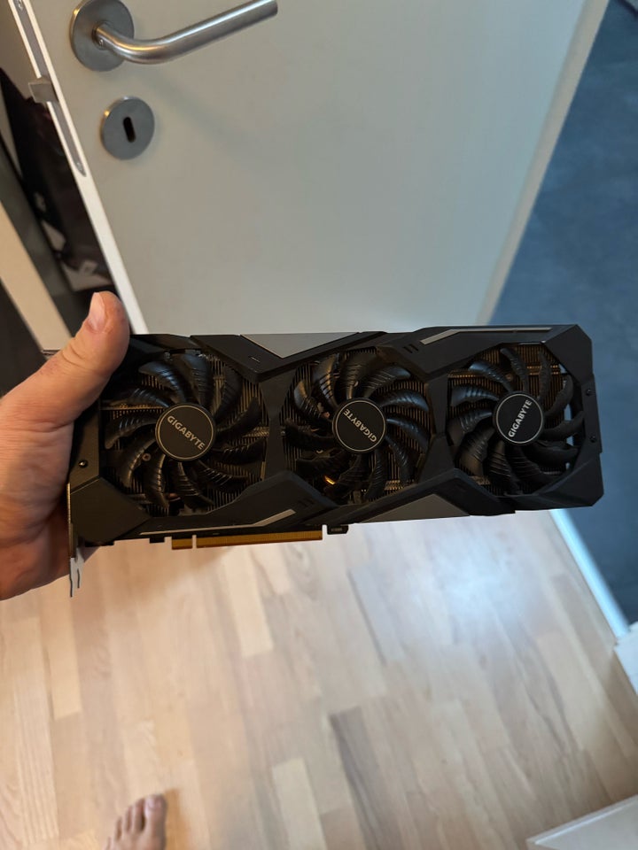 Rx5700 Gigabyte , 8 GB GB RAM, Defekt