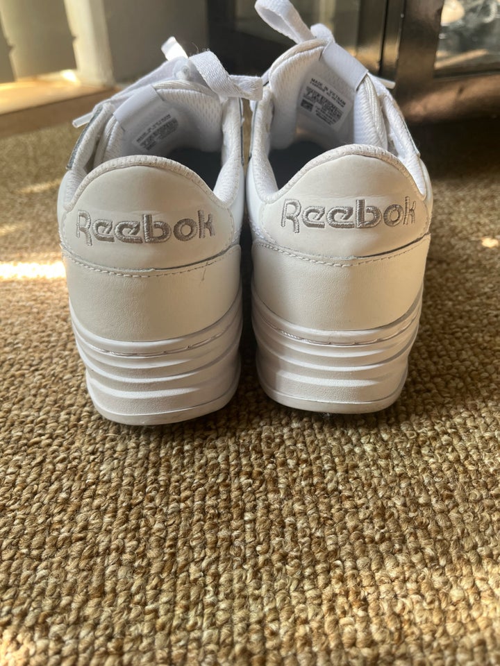 Sneakers str 375 Reebok