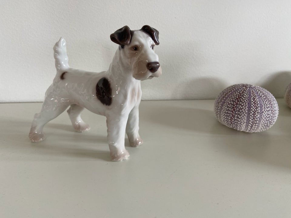 Porcelæn Figur Terrier Bing og