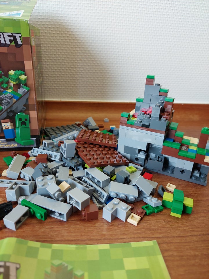 Lego Minecraft 21102