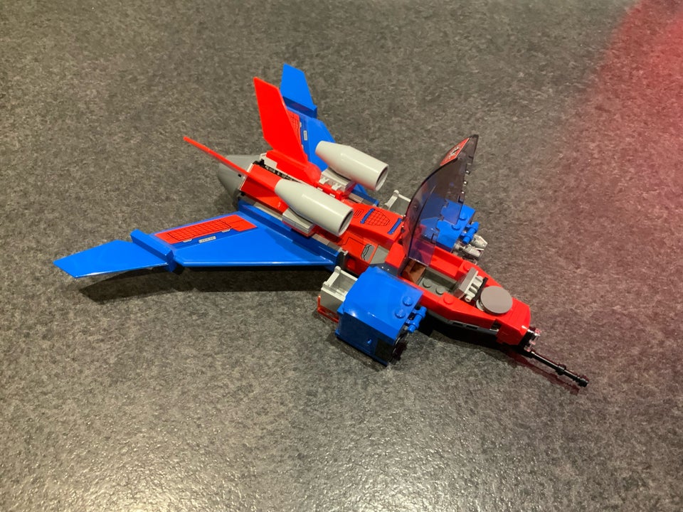 Lego Super heroes Avengers fly