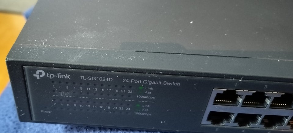 Switch TP-Link TL-SG1024D God