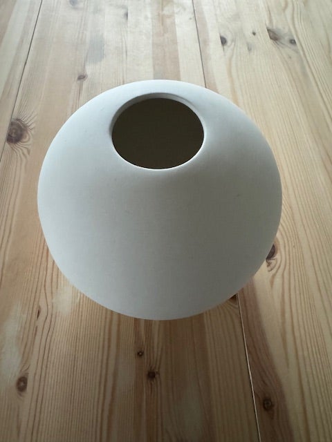 Vase, Cooee Ball