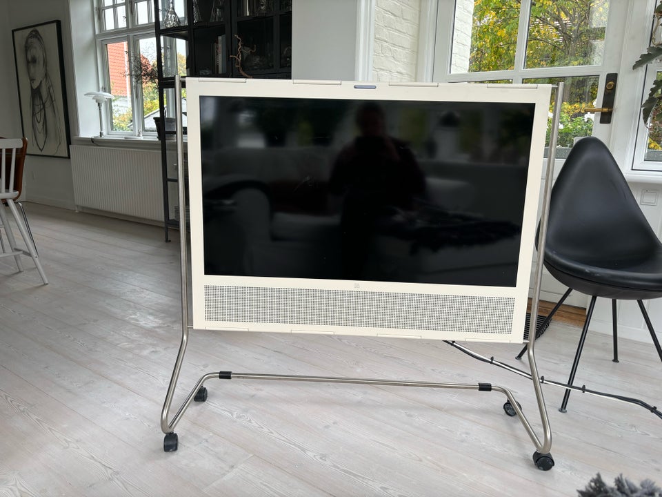 Bang  Olufsen, Beoplay V1 , 40"