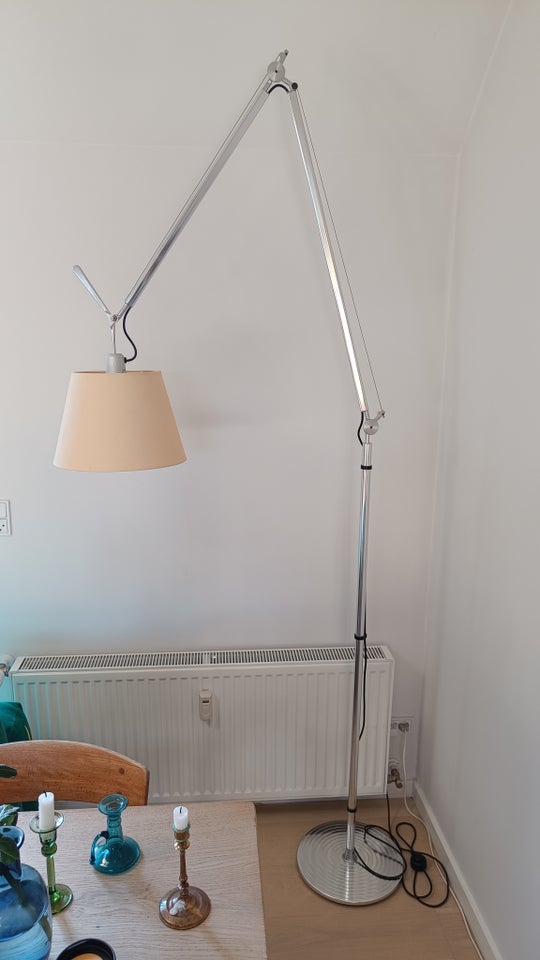 Gulvlampe Tolomeo Mega Terra Ø32