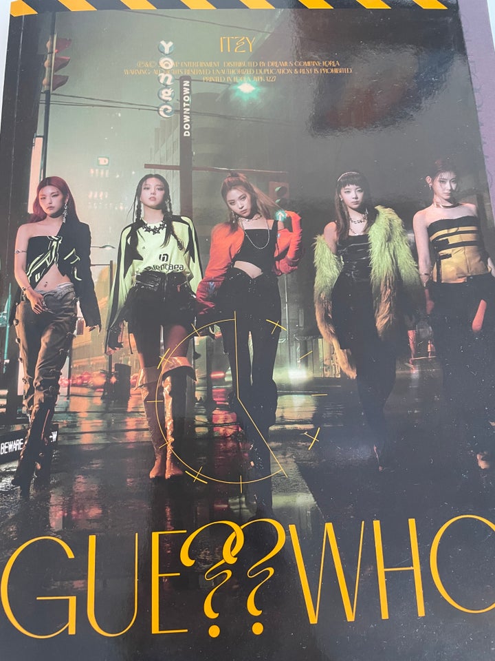 Itzy: Guess Who album pop