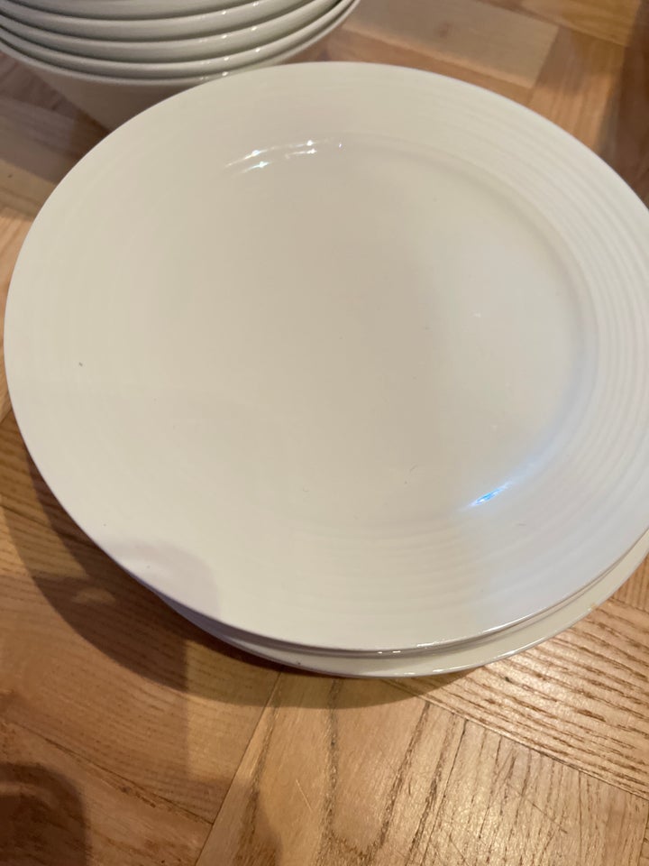 Porcelæn, Tallerkner og skåle,