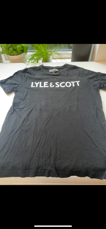 T-shirt, T shirt, Lyle and Scott