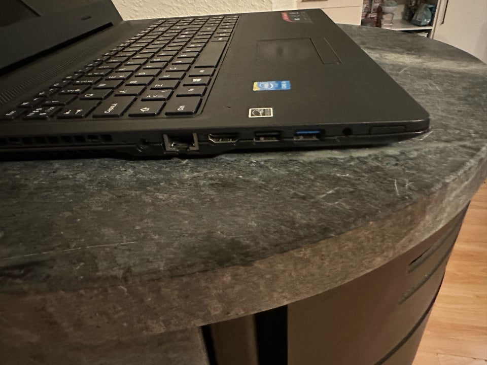 Lenovo Ideapad 103, 2 GHz, 4 GB ram