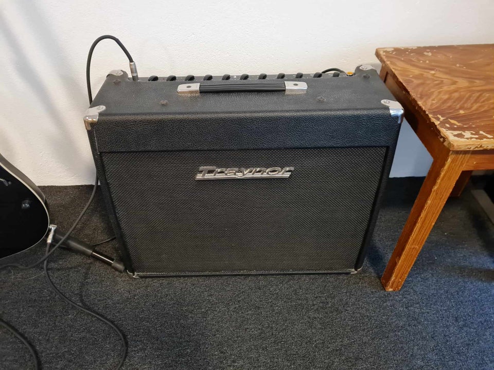 Guitarcombo Traynor YCV50B 50 W W