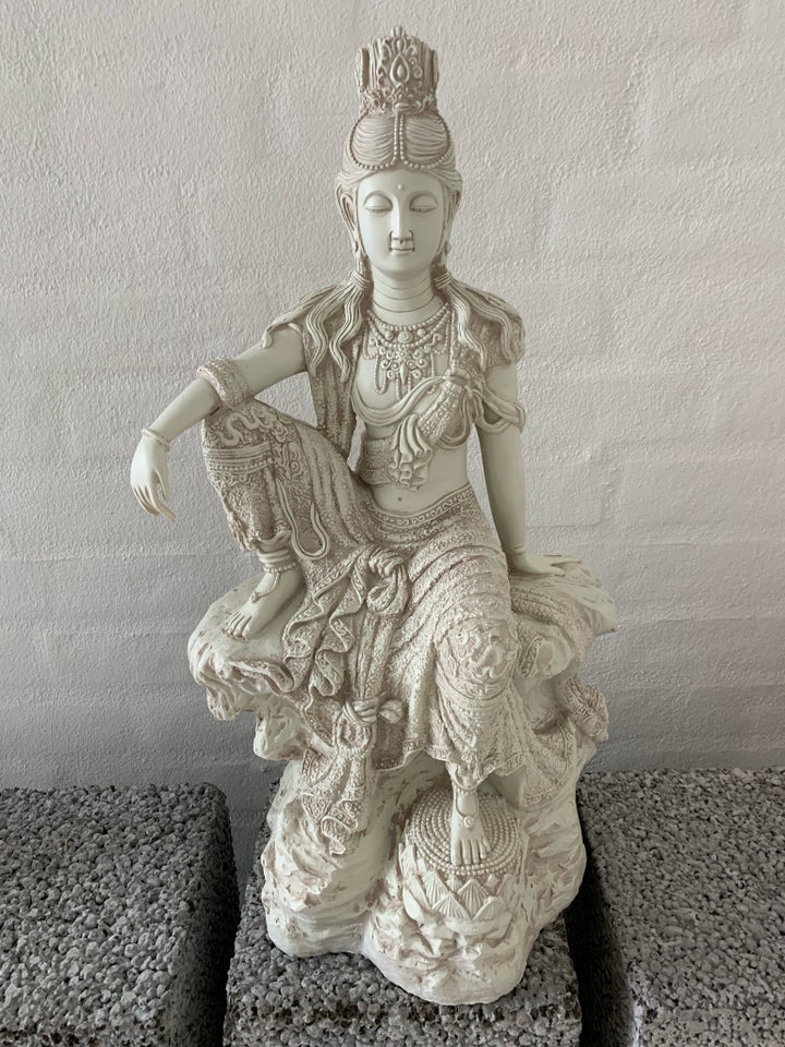 Kuan Yin Statue