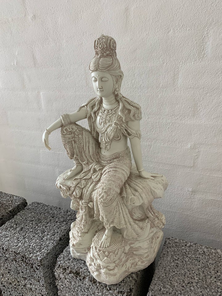 Kuan Yin Statue