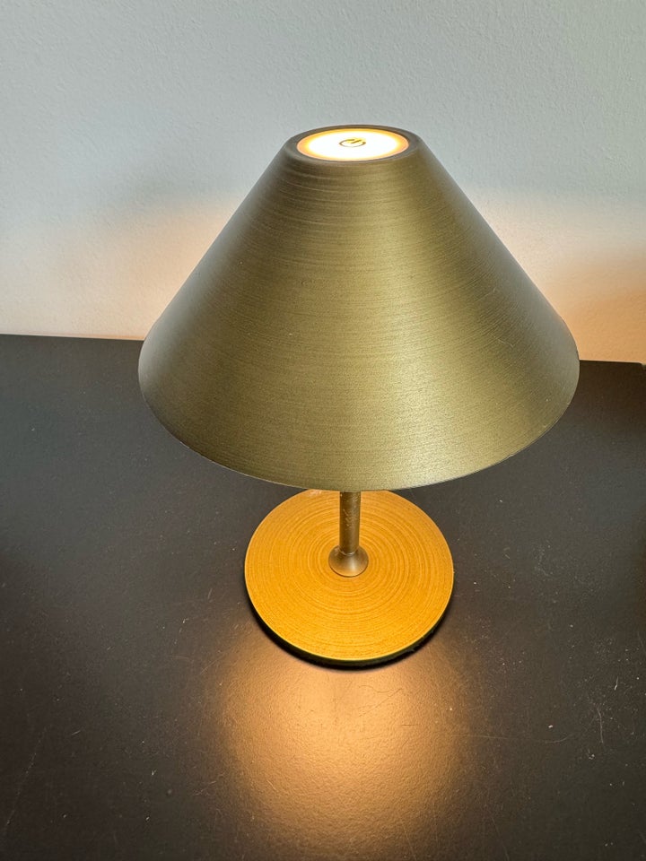 Anden bordlampe, Halo