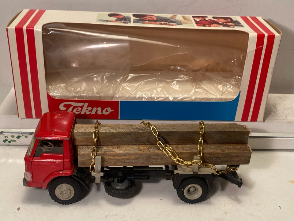 Modelbil Tekno Ford D-800