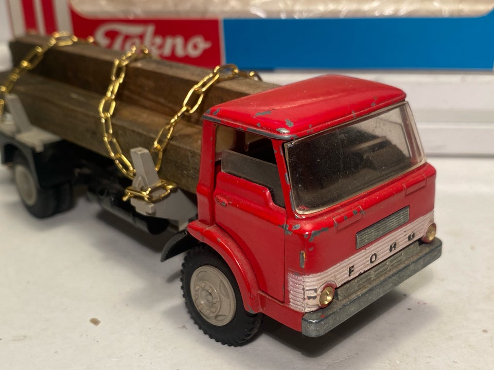 Modelbil Tekno Ford D-800