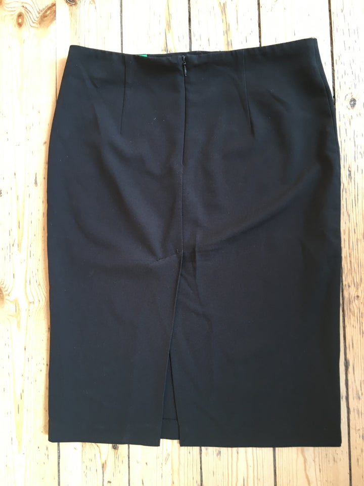 Klassisk sort pencil skirt, str.