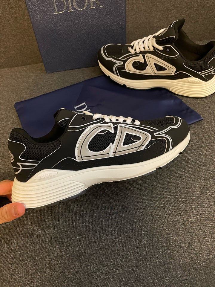 Sneakers, Dior , str. 44