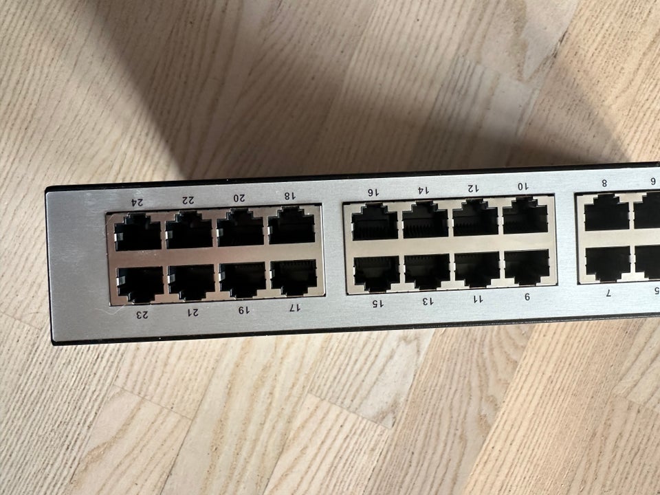 Switch, D-Link dgs-1024d, Perfekt