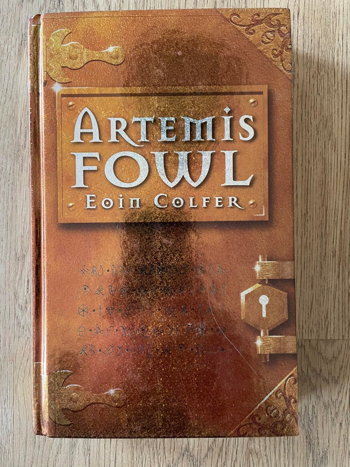 Artemis Fowl, Eoin Colfer