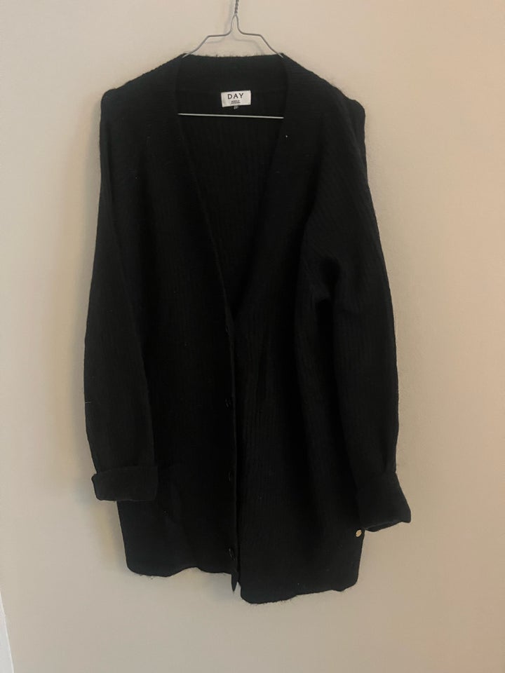 Cardigan, Day Birger et Mikkelsen,