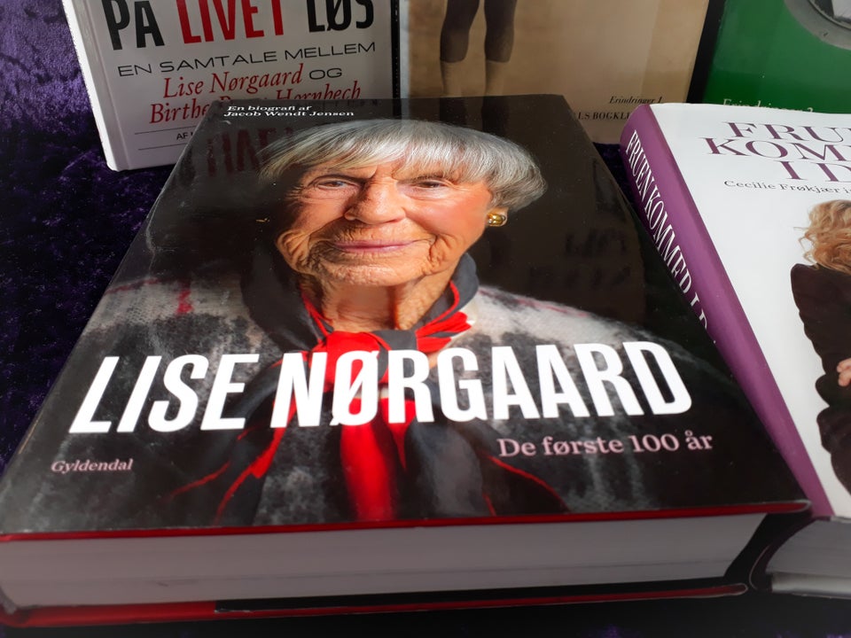 7 Lise Nørgaard Bøger, .