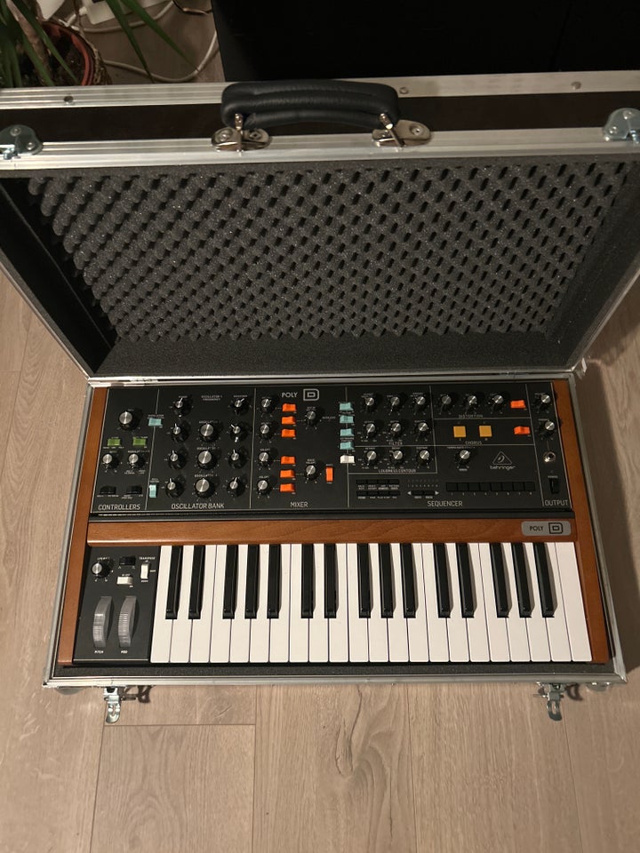 Poly D lækker Analog synth