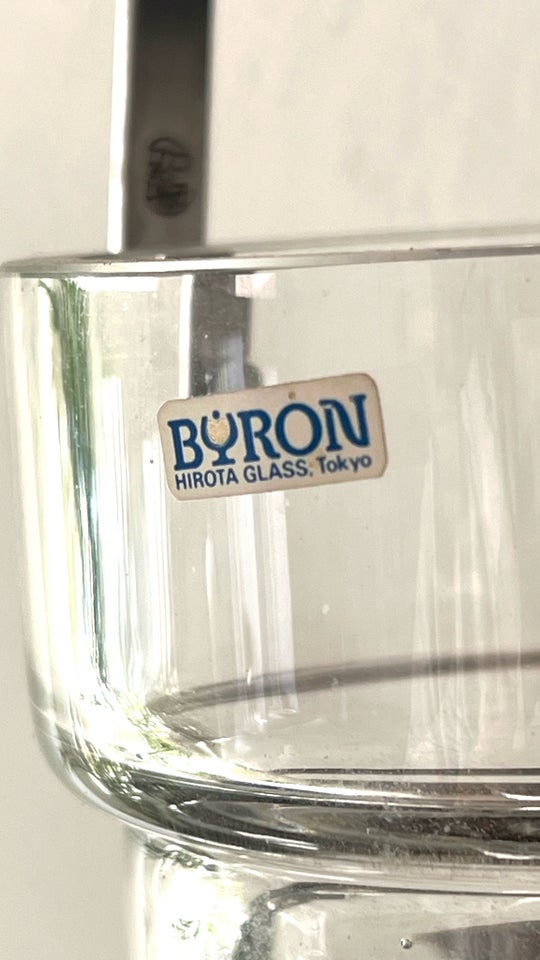 Glas, Isspand Byron, Hirota Glas