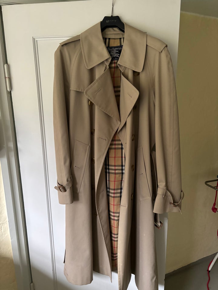 Cottoncoat, str. 42, Burberry