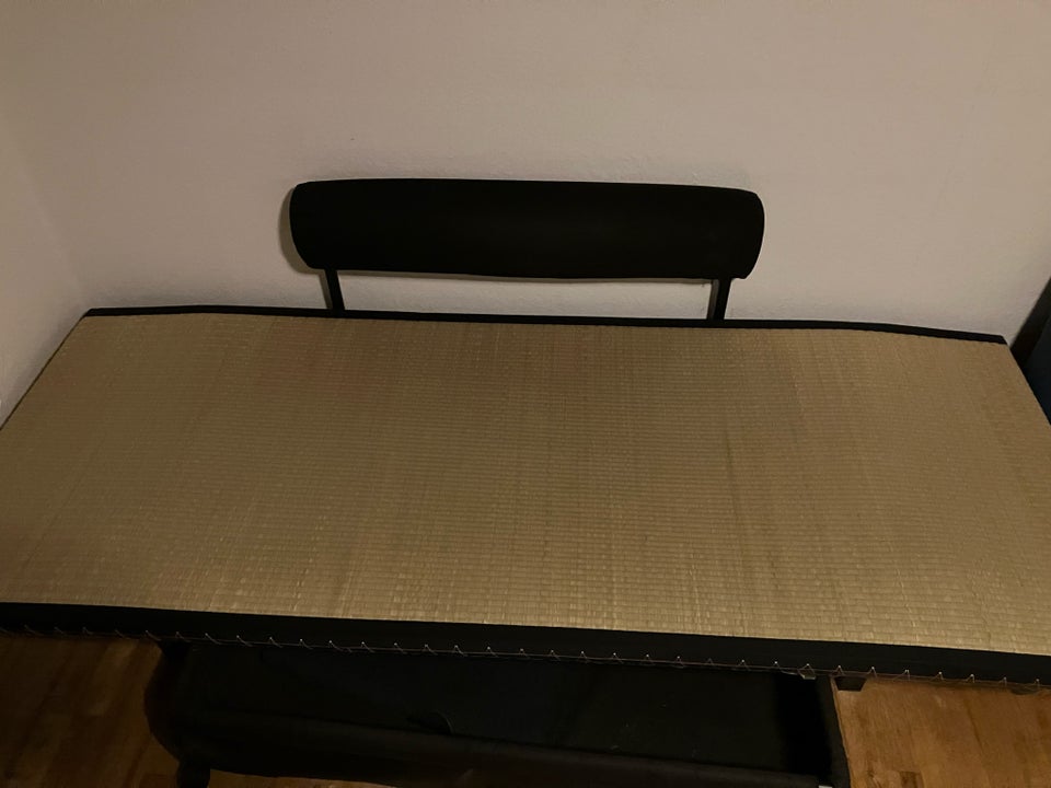 Futon, b: 80 l: 200