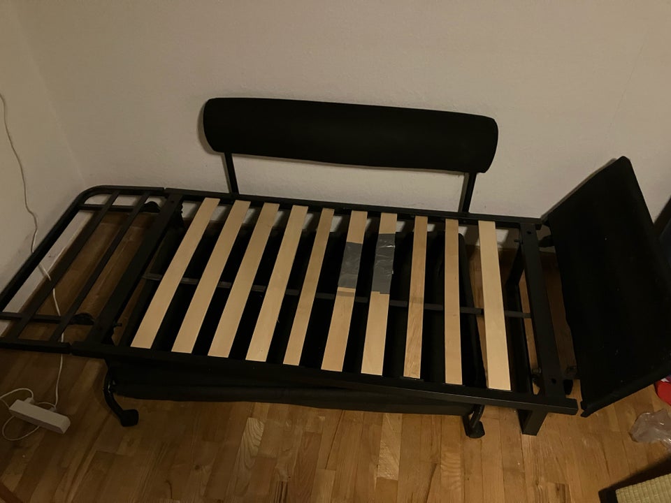 Futon, b: 80 l: 200