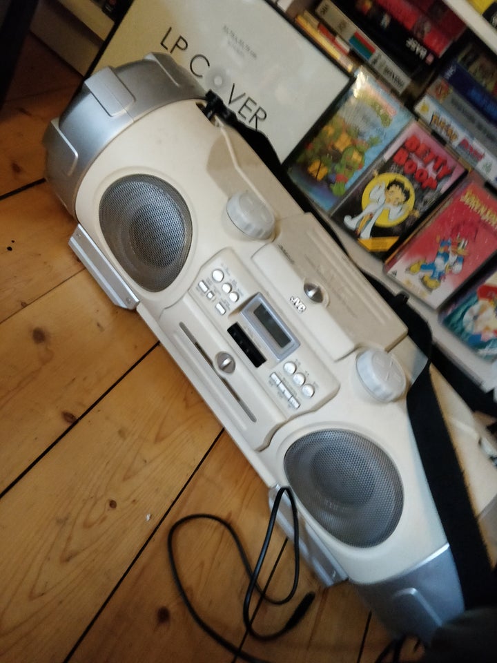 Ghettoblaster , JVC, God