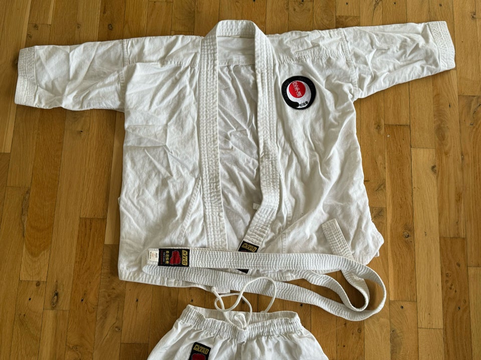 Karatedragt, Karate Gi, str. 110