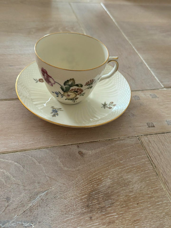 Porcelæn Kaffestel med underkop