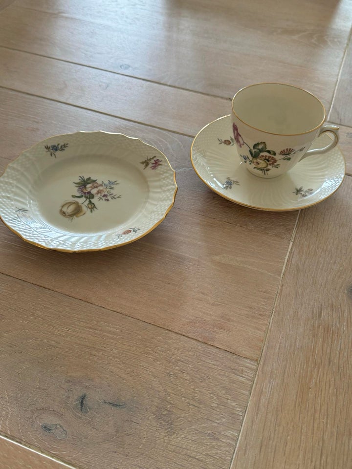 Porcelæn Kaffestel med underkop