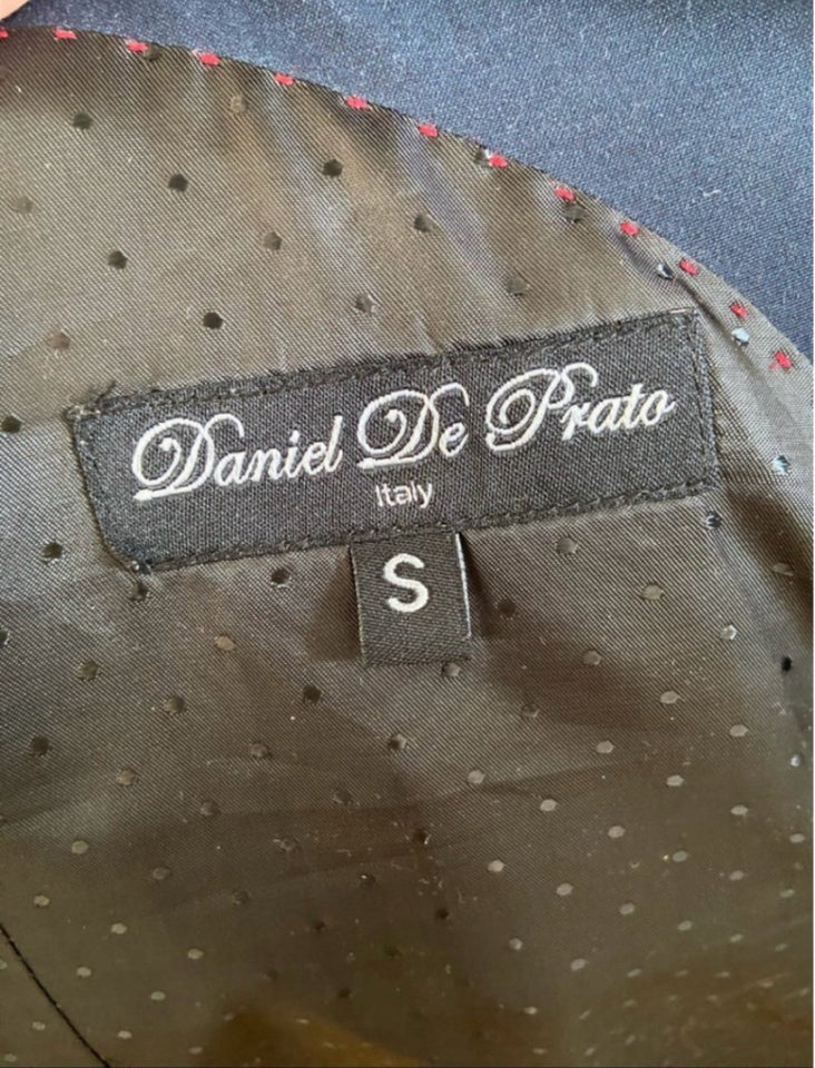 Blazer, str. 32, Daniel De Prato